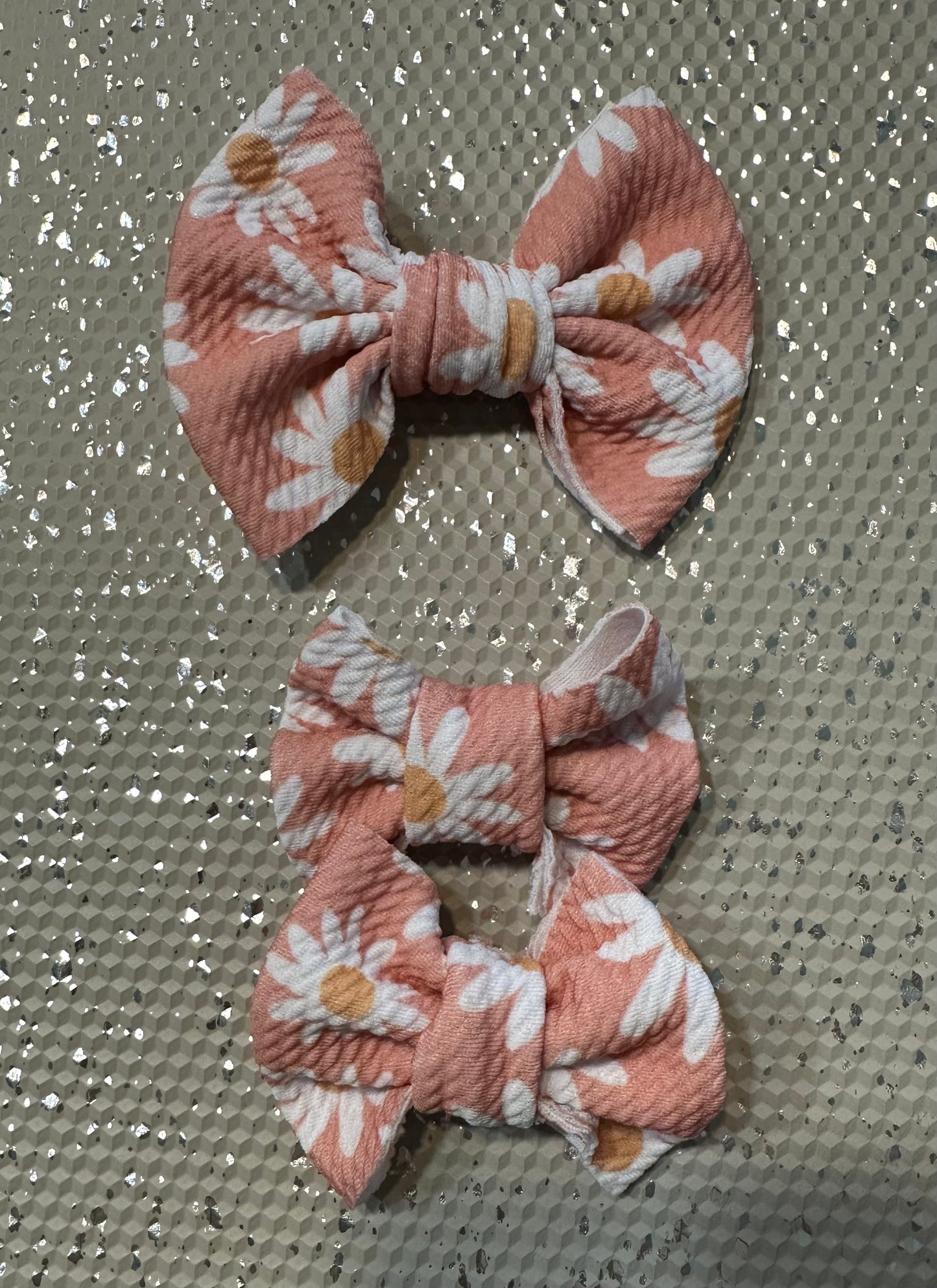 Pink Daisy Bows